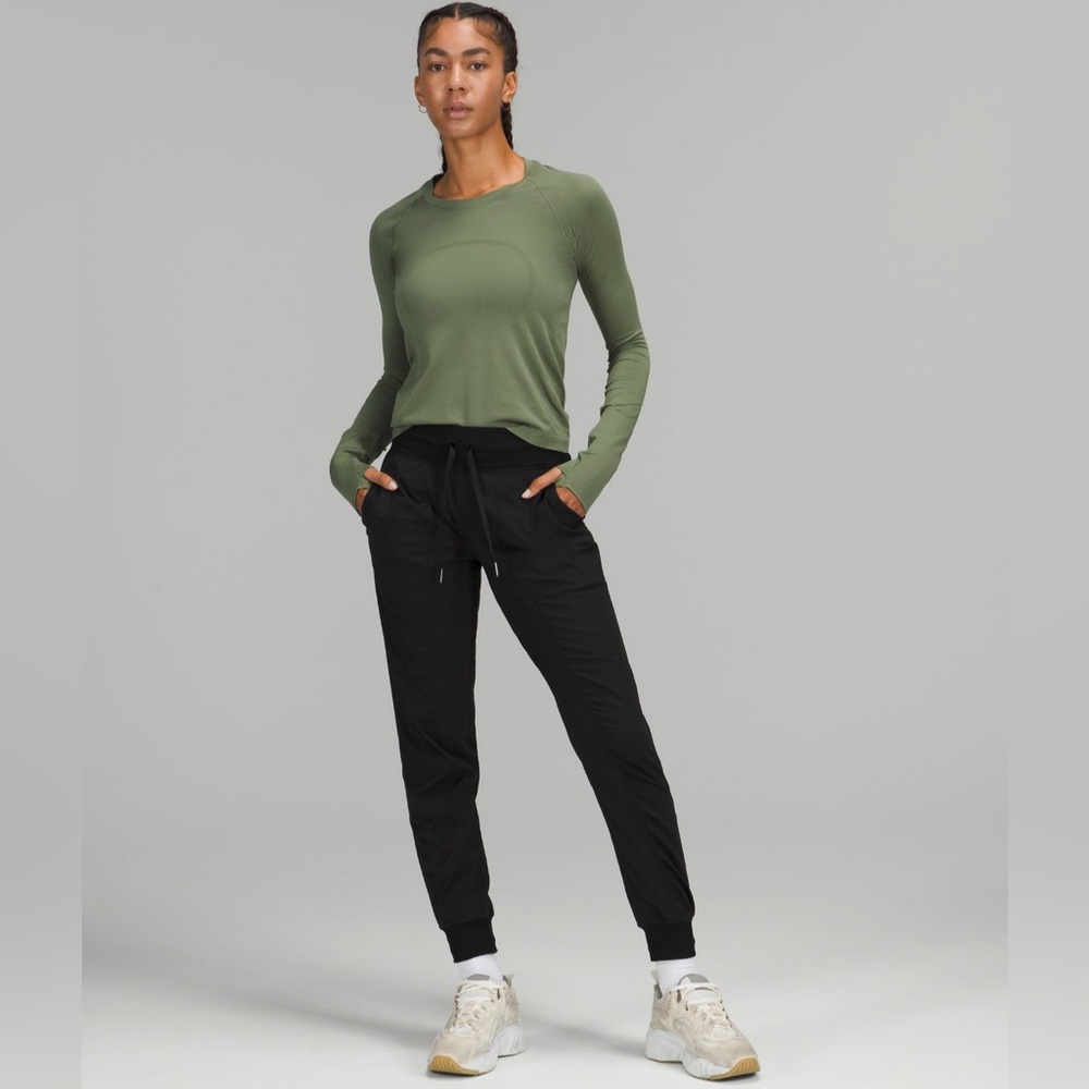 Lululemon Dance Studio Joggers: Black, Size 2